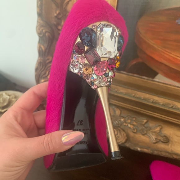 Designer pumps - Picture 3 of 6